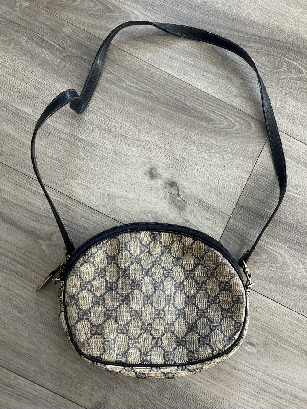 Authentic Gucci GG Supreme Beige Crossbody with Dark Blue Vintage and Rare - Picture 9 of 16